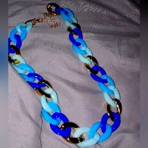 ACRYLIC CURB LINK NECKLACE SHADES OF BLUES / GOLD 20 INCH